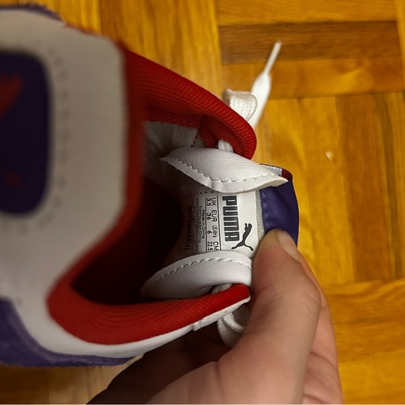 Puma shoes for girls - Picture 3 of 3